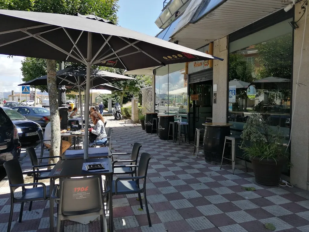 Sidreria Estrella Baiona restaurant in Baiona