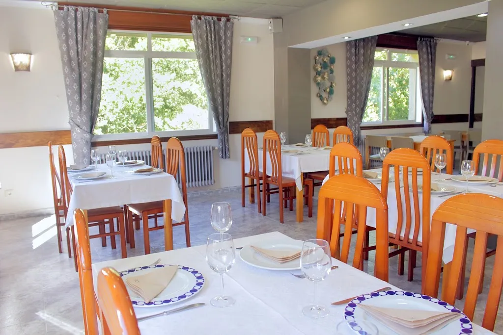 Restaurante Asador Pensión O Castiñeiro_Cerdedo_slider_image_1
