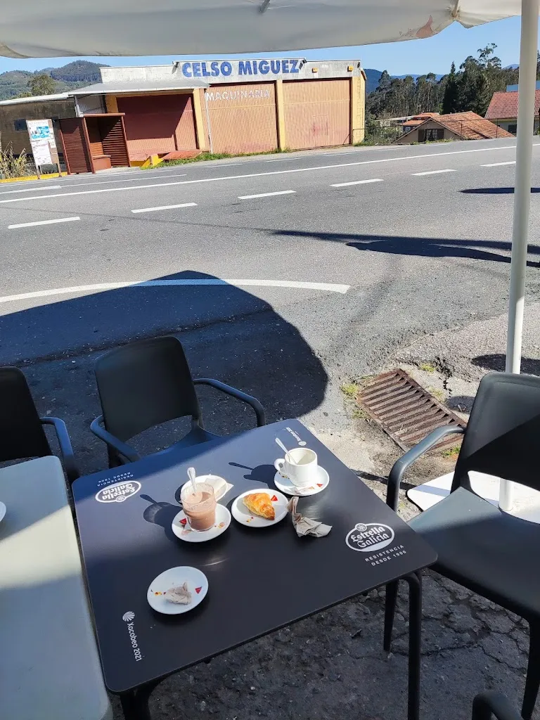 juanjo cardona_Bar café Obelix_Cotobade_review