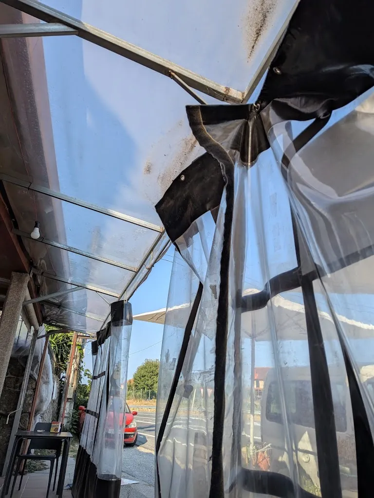 Antonio Perez_Bar café Obelix_Cotobade_review