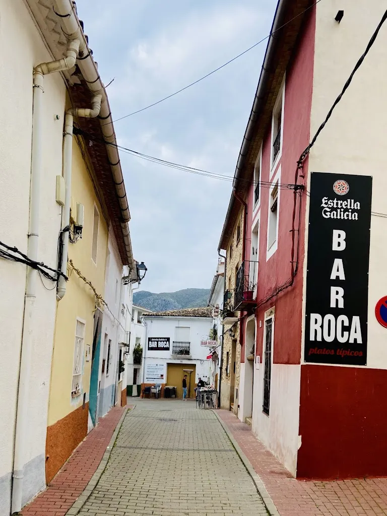 Zivile Vainoriu_BAR ROCA_Vall de Gallinera_review