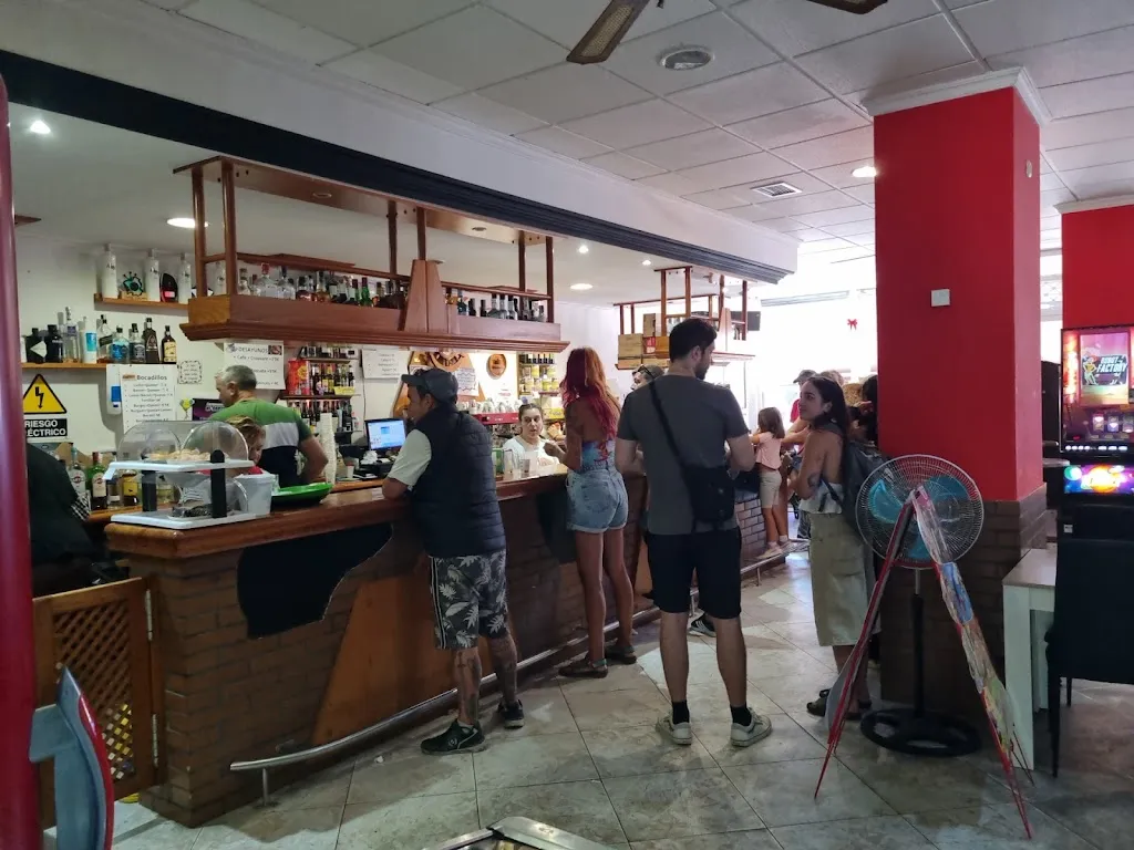 J. J._Stilo Cafetería-Bar-Bocatería taperia_Catoira_review