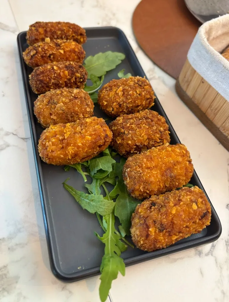 Lara Mlgezq_As Meigas_Cambados_review