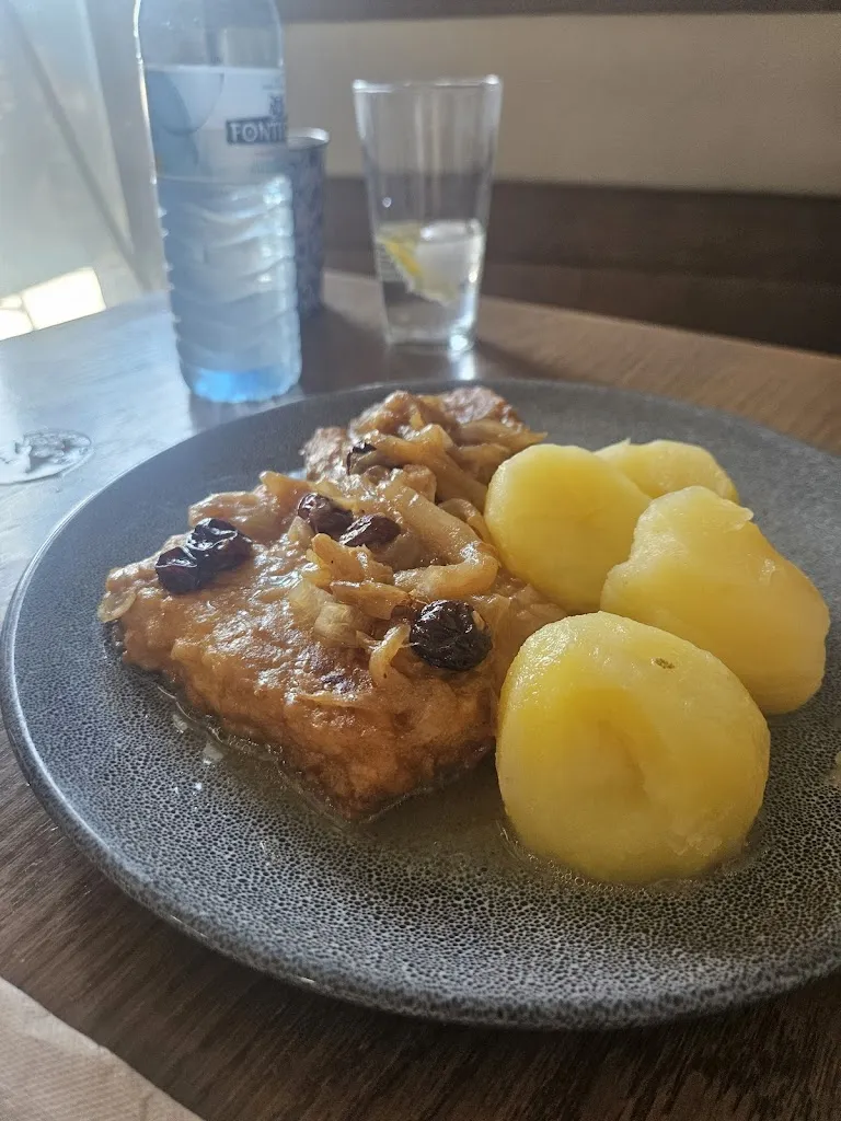 Keith Bisson_A Cultural Bar Restaurante_Cambados_review