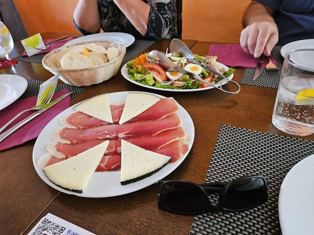 Michael Le Masurier (Mick Le Mas)_Bar l'Entra_Vall dEbo la_recensione