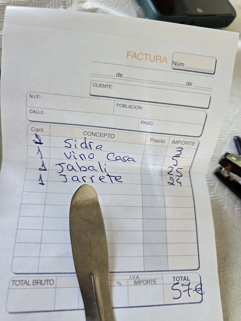 Nieves Iglesias Parada_Casa Chalan_Fornelos de Montes_review