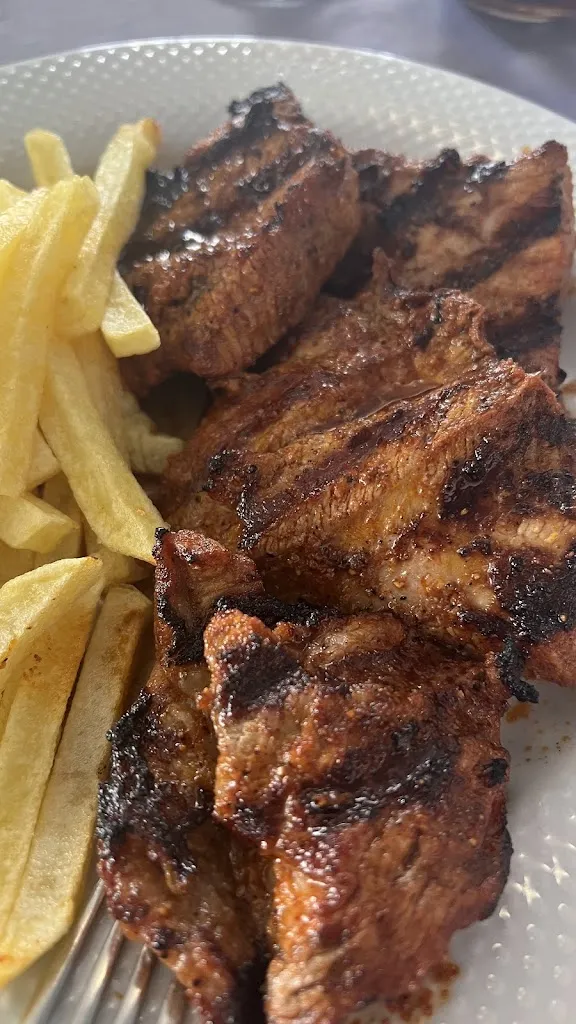 Olena Koval_Restaurante Asador Brassó_Bueu_recensione