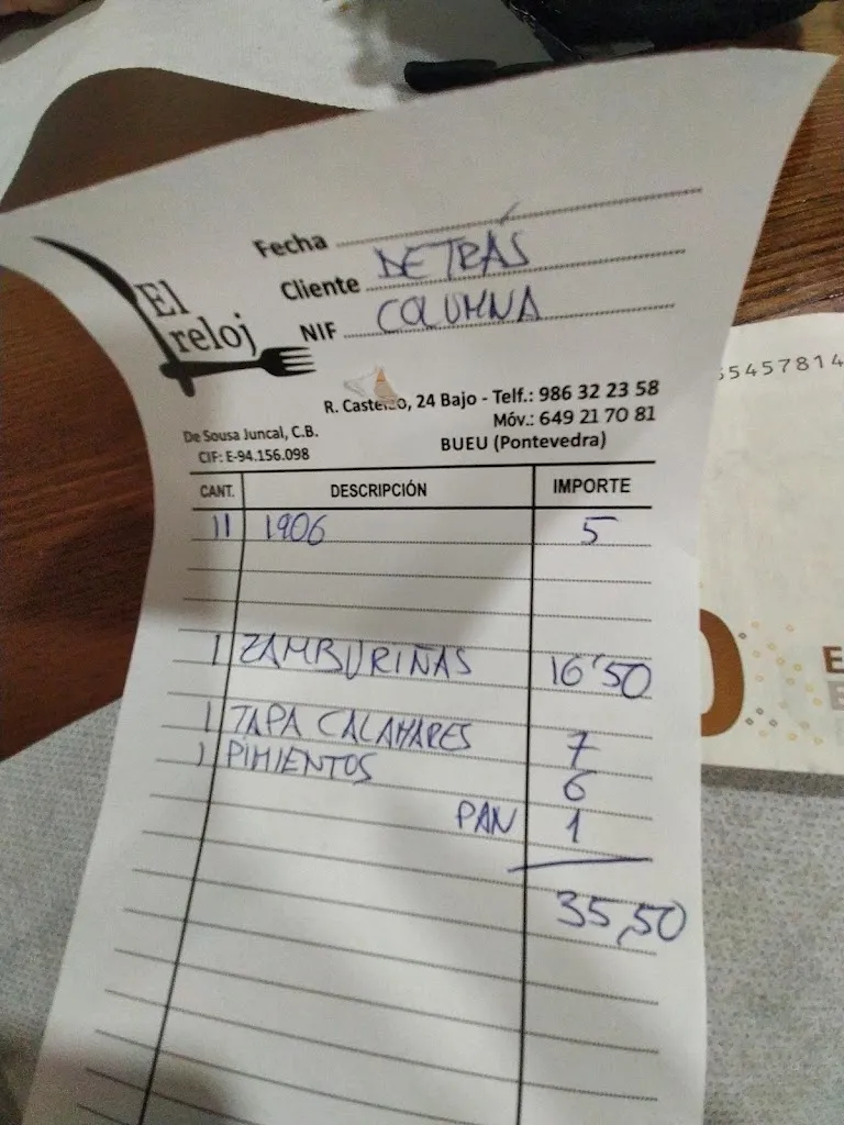 Angela Garrido Martin_El Reloj_Bueu_review