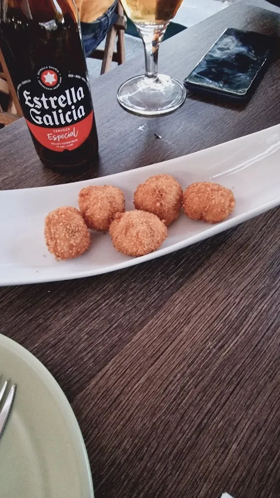 Noelia Pereira alvarez_Vinoteca A Cepa_Bueu_review