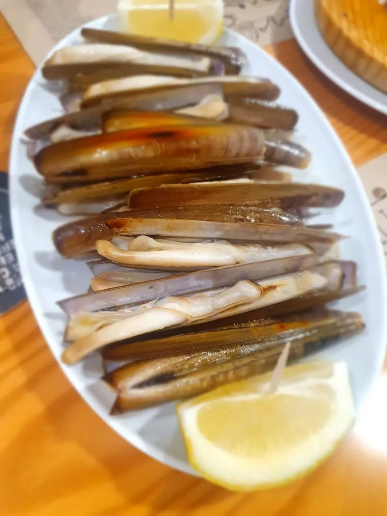 Georgeta Buhnila_Pyramis_Bueu_review