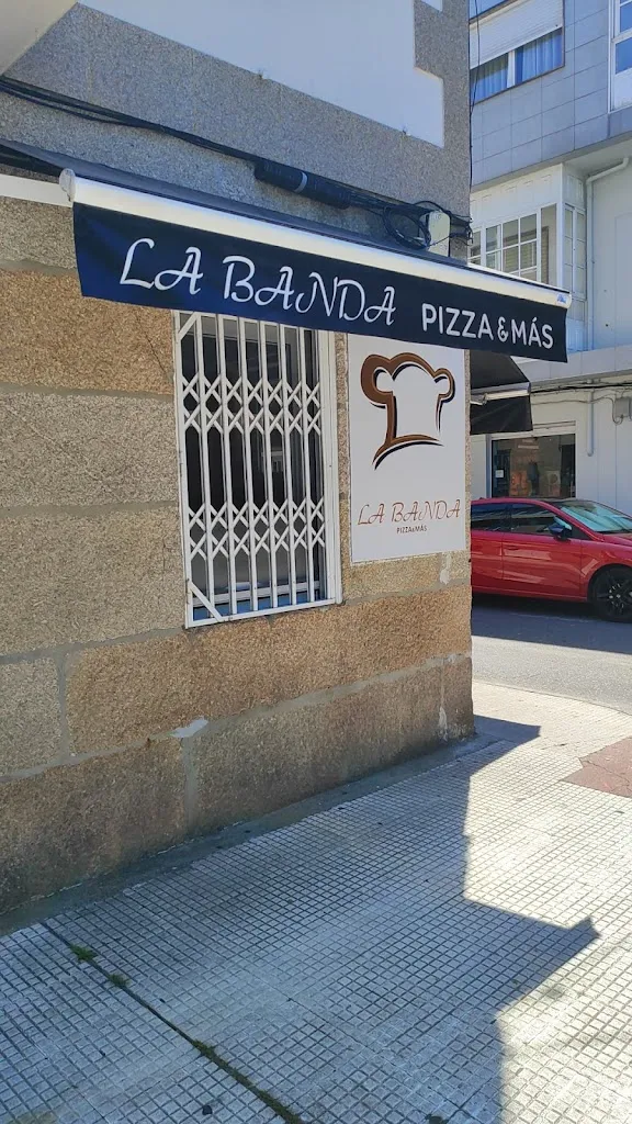 Daniel Monje Iniesta_LA BANDA PIZZA&MAS_Bueu_review