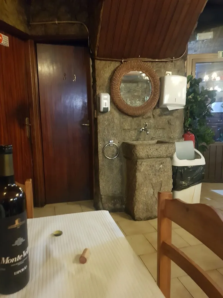 Jishnu V T_Restaurante Tipica_Guarda A_review