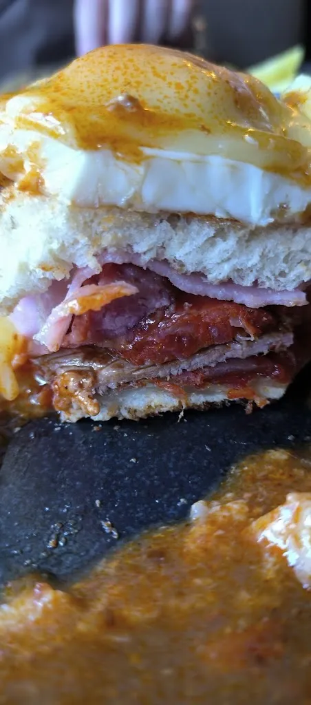 Menu_In & Out Club Bistro_Guarda A_image_5