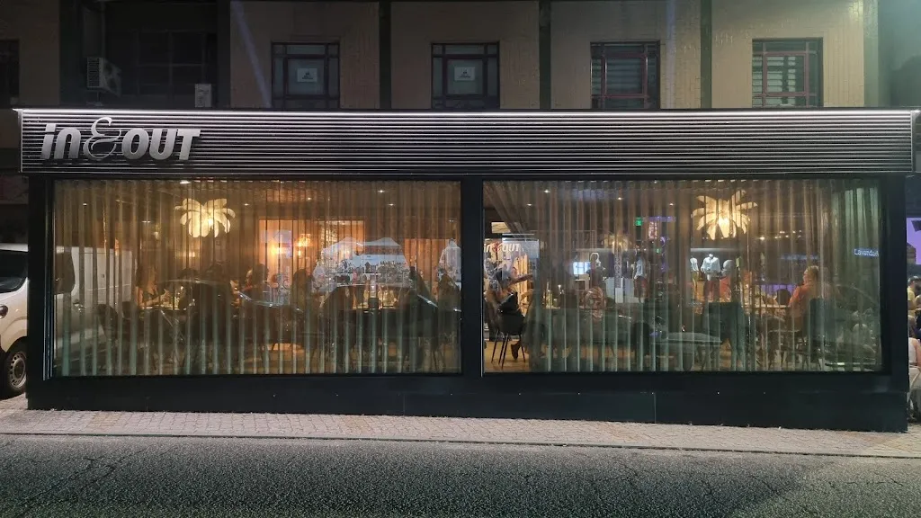 In & Out Club Bistro_Guarda A_slider_image_1