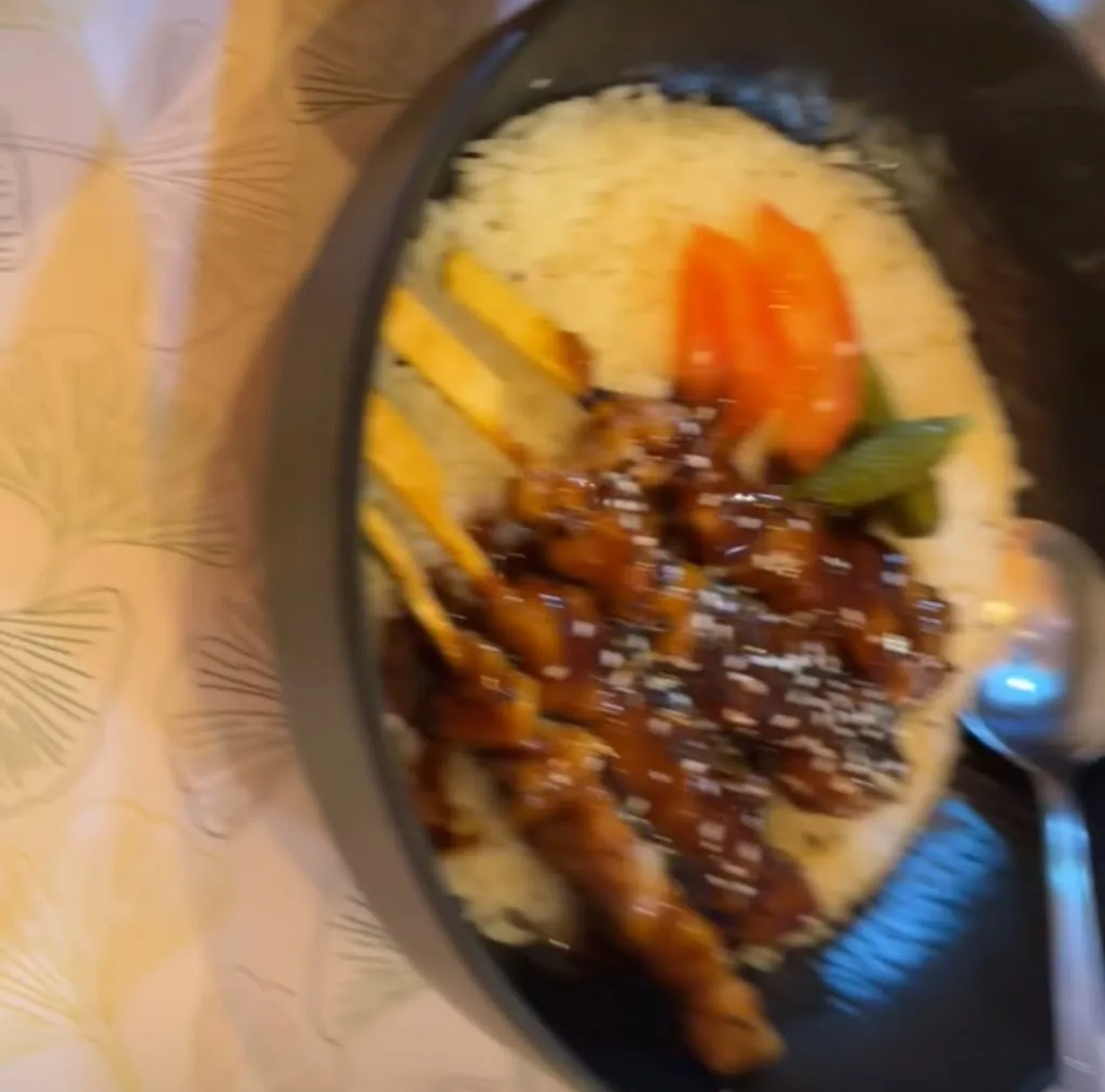 Rene Rosales_MeetRamen见一面_Meis_review