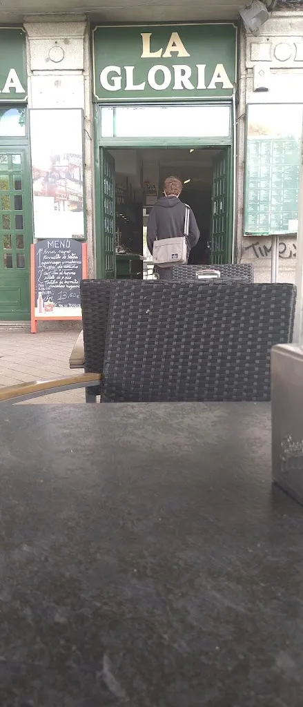 Spike Mclarrity_Restaurante LA GLORIA_Moaña_review