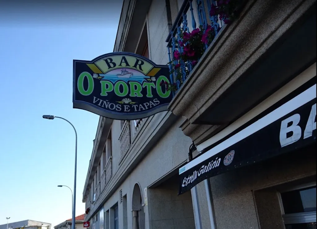 Bar O Porto restaurant in Illa de Arousa A