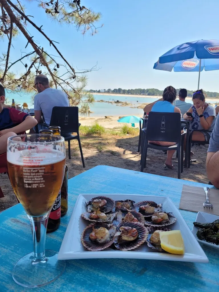 Alba Gutiérrez_Chiringuito Con Cocodrilo_Illa de Arousa A_review