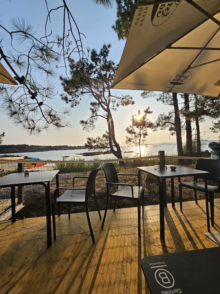 Chiringuito La Calita restaurant in Illa de Arousa A