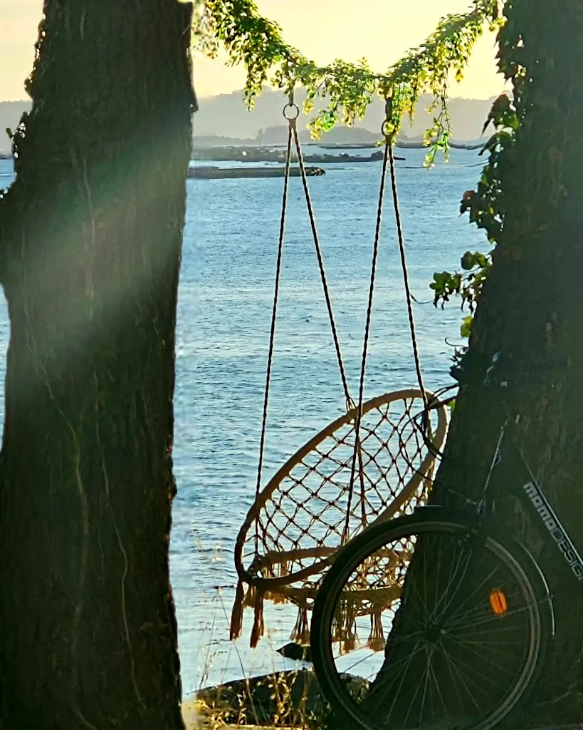 Manu Paz_Kayma Beach Club_Illa de Arousa A_recensione