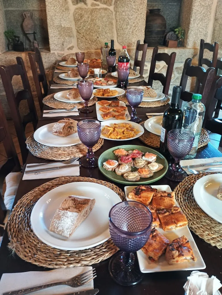 Pazo de Lis Taberna Rural_Meaño_slider_image_3