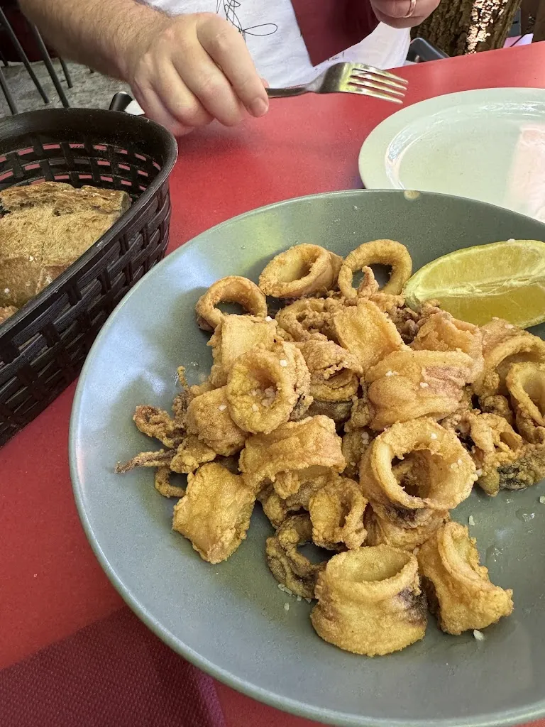 Juan-Carlo Tomás_Muíño Daniel O Ferreiro - Taberna_Meaño_review