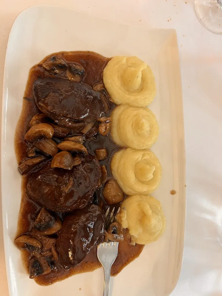 Gabi MG_Restaurante Casa O Frenazo_Neves As_review