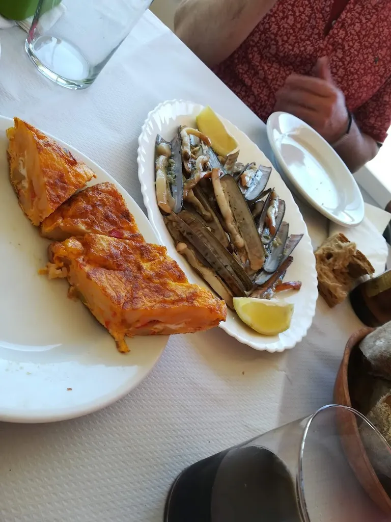 Menu_Restaurante Bar Cernadas_Pazos de Borbén_image_9