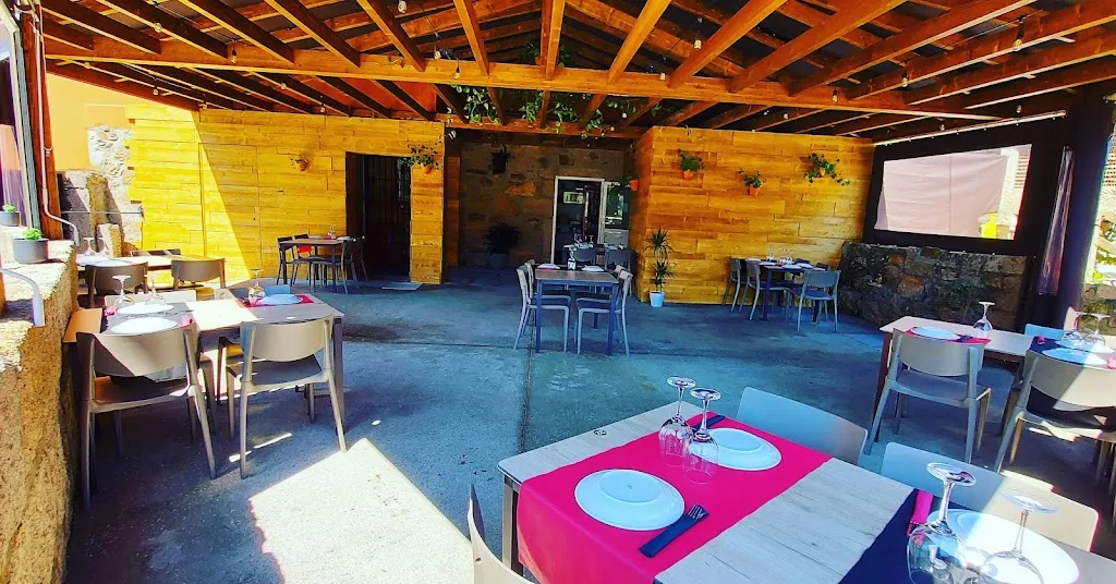 O Alpendre Tapería Cafetería ristorante a Mos