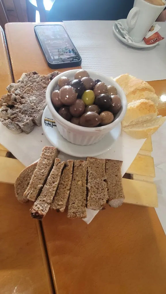 Rob Loblaw_Bar restaurante Tapería Flora_Mos_review