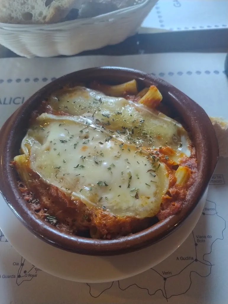 Kühni “Blue Bucket Hat pilgrim”_Restaurante María José_Lalín_review