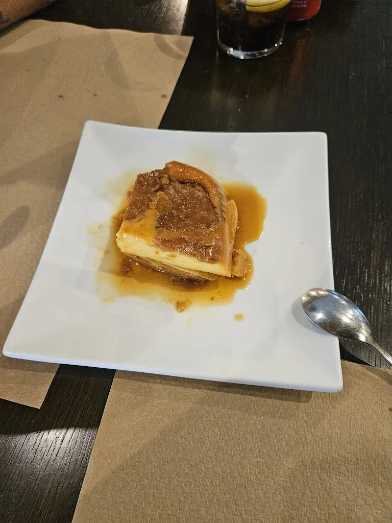 Lucia Pujales_O Picoteo_Lalín_review