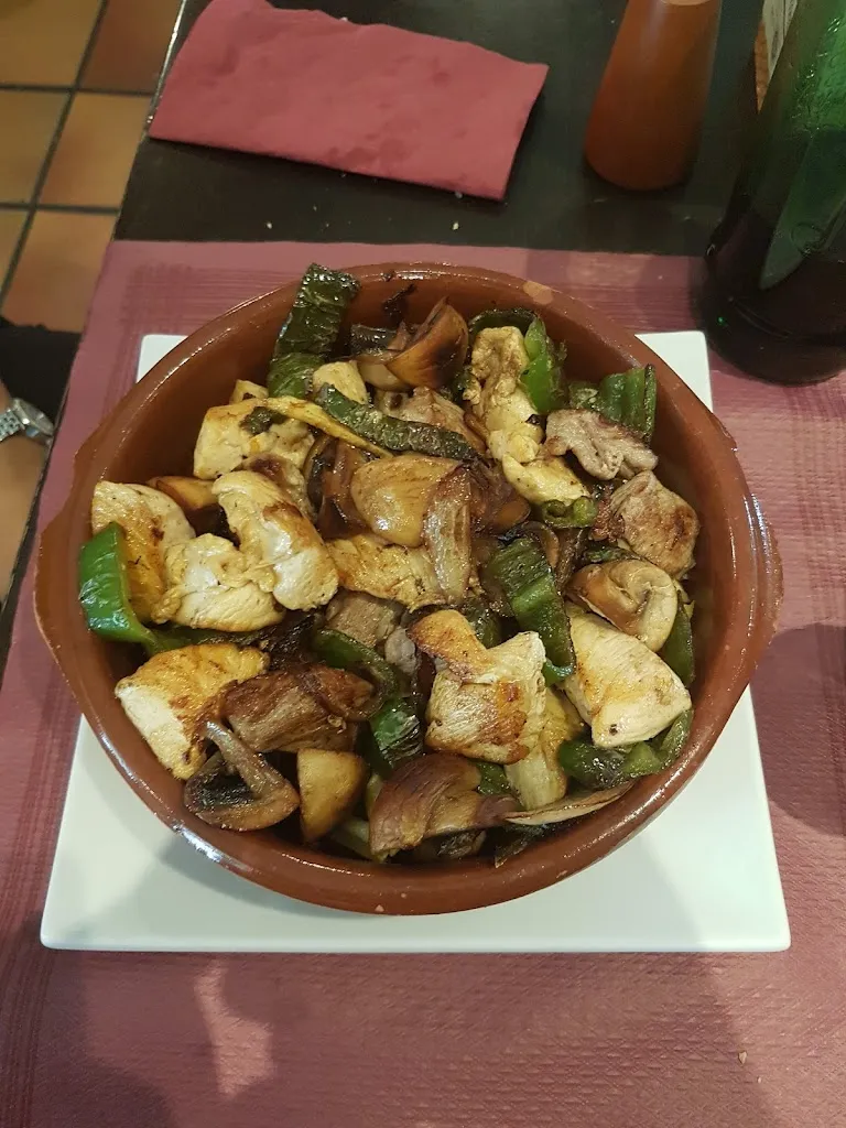 Xiao Alonso Rodriguez_O Picoteo_Lalín_review