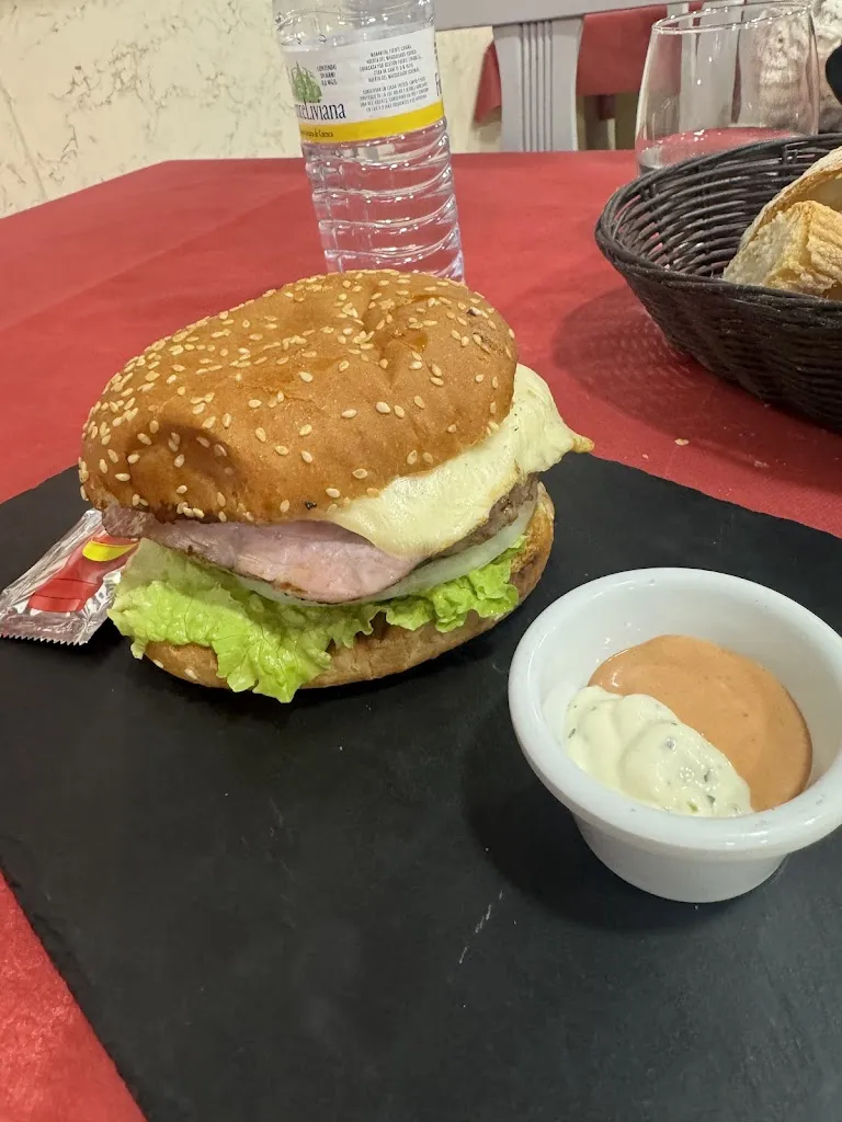 Grant Collier_Restaurante Denios Pizzaría_Lalín_review