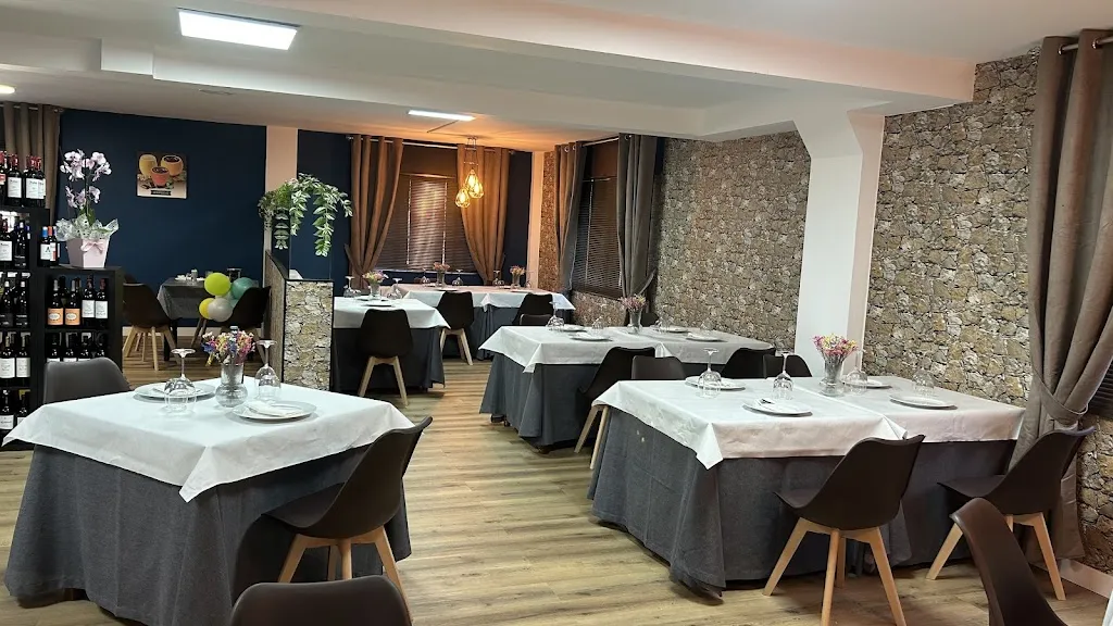 Casa Ruliña - Comidas y Habitaciones restaurant in Lalín