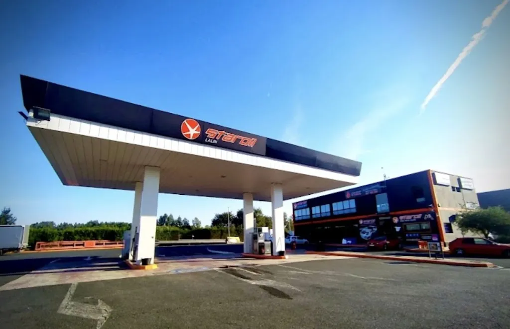 Macarena Barona_Staroil Lalin_Lalín_review