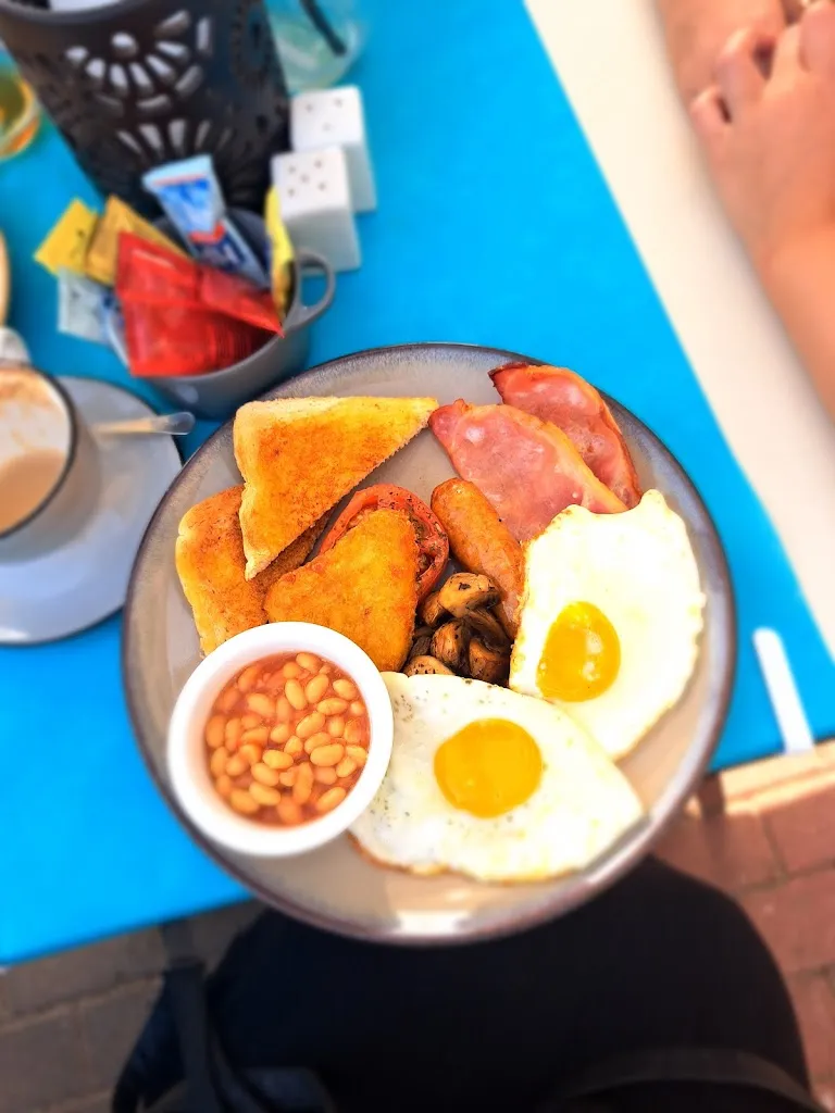 Isla Blokker-McMorland_The Shack Xaló_Xaló_review