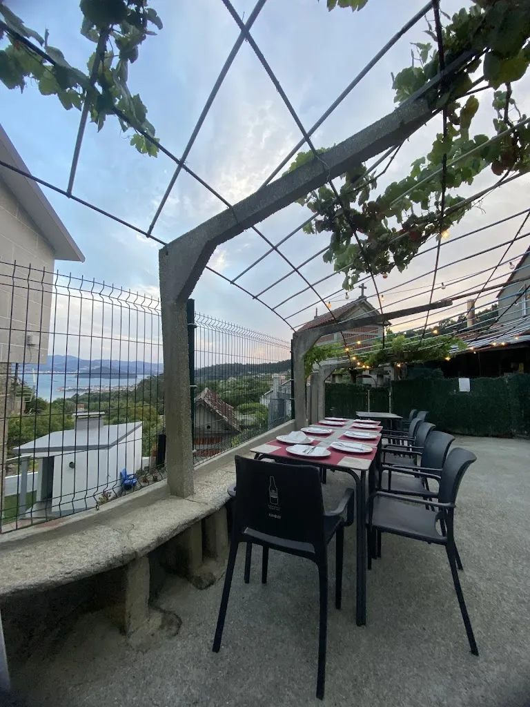 Casa OS VALIÑOS restaurant in Poio