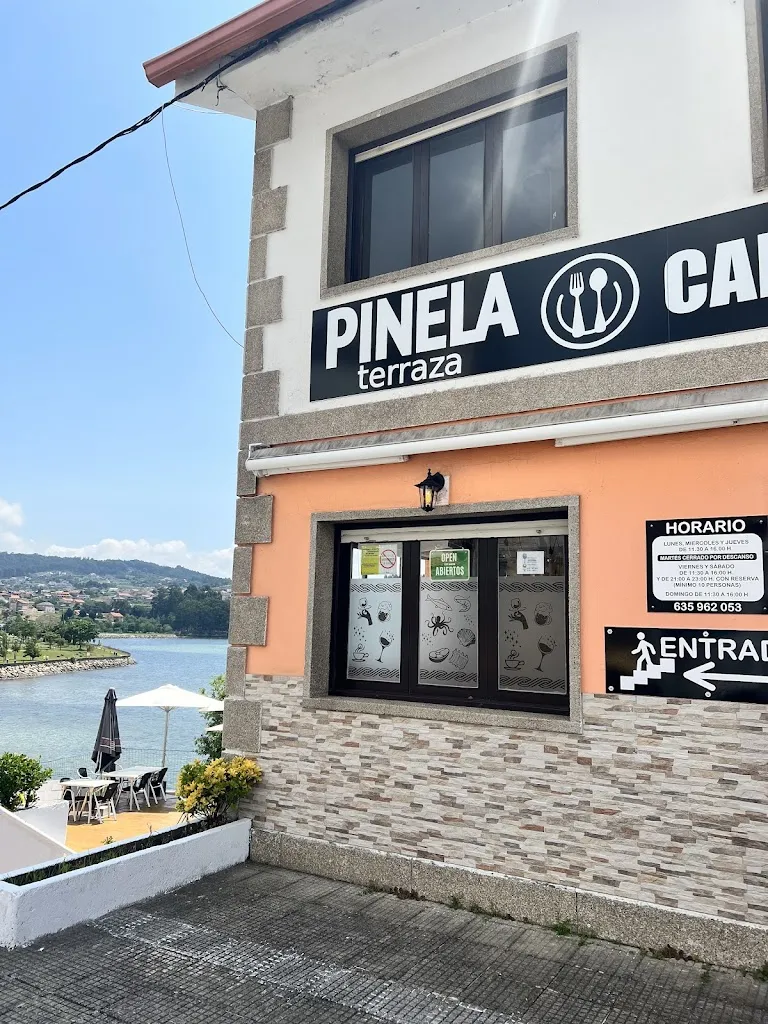 kelly terese_Pinela Terraza - Poio_Poio_review