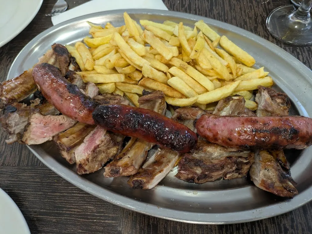 Aaron Palazon_CASA ANGELITA_Poio_review