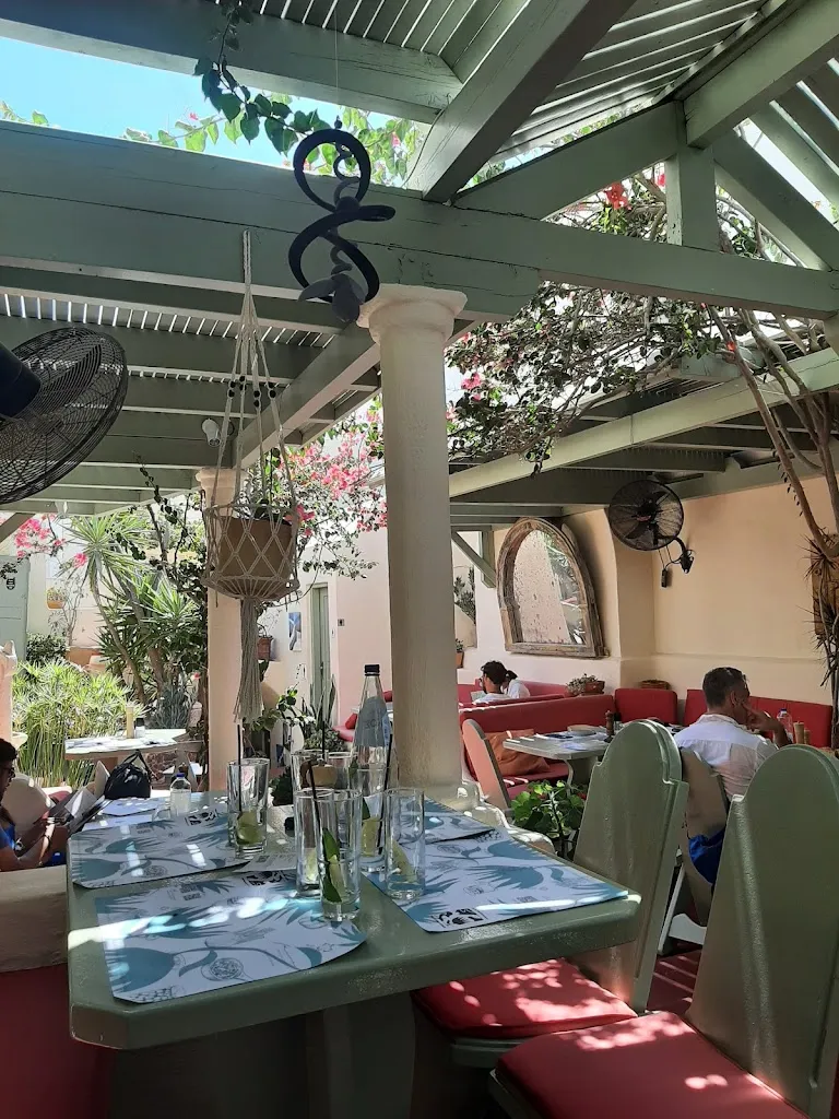 Karma | Oia_Oia_slider_image_3