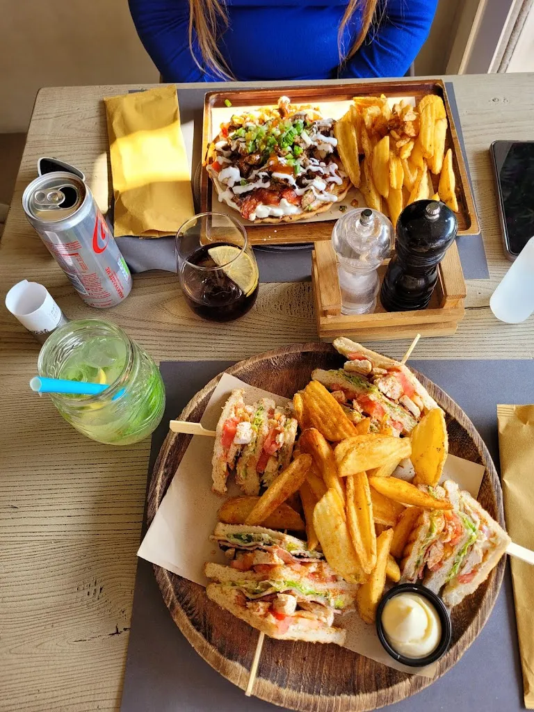 Menu_KooKoo Bar Restaurant Rooftop_Oia_image_9