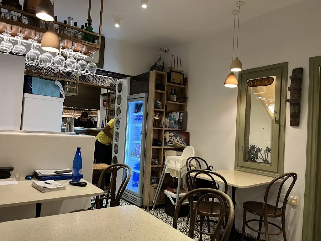 Melitini_Oia_slider_image_3