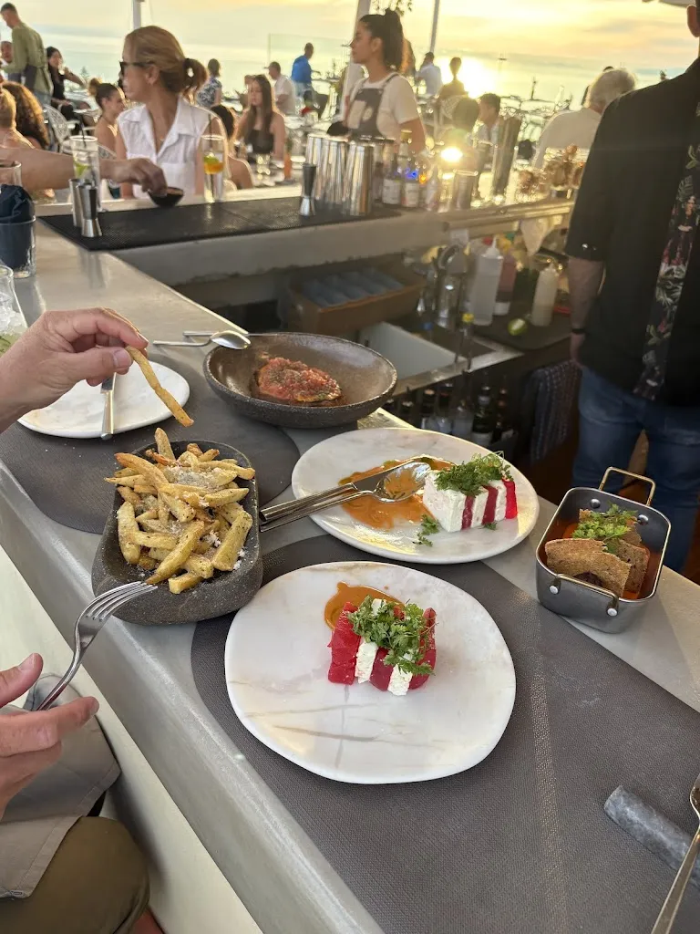 Evie Chapman_Oia Gefsis Greek Restaurant_Oia_review