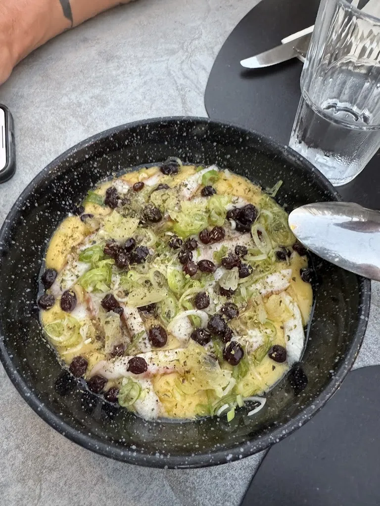 Apolline Guillemin_Oia Oenosart_Oia_review