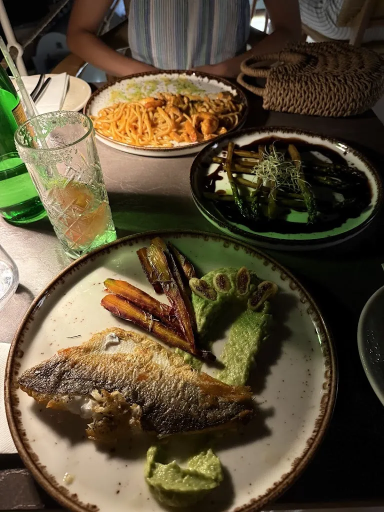 Menu_Emfasis Restaurant_Oia_image_5