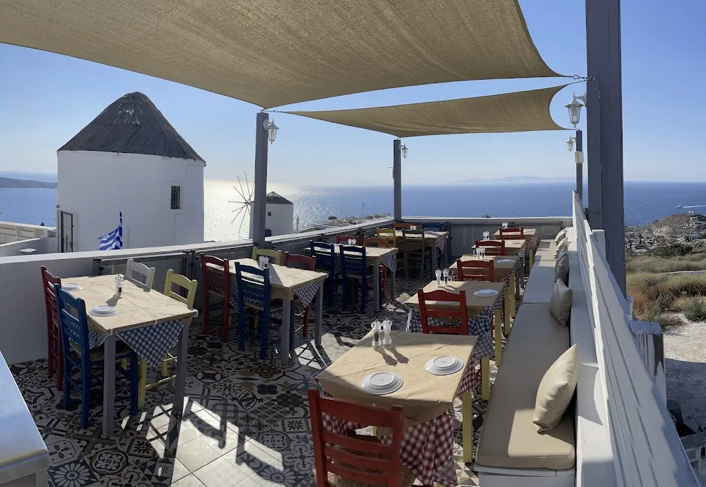 Elinikon Oia Restaurant_Oia_slider_image_1