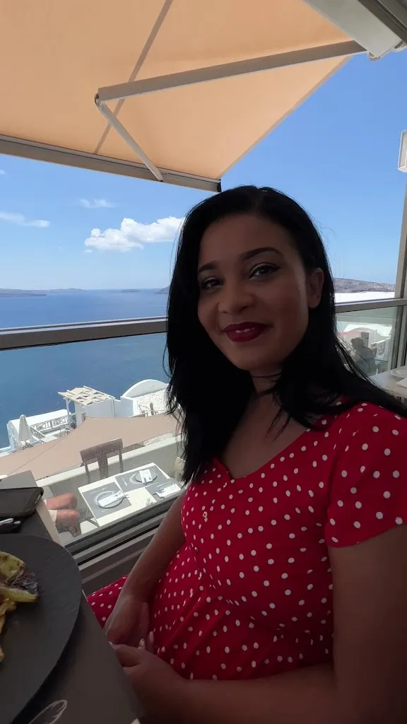 Flora_Oia_slider_image_2