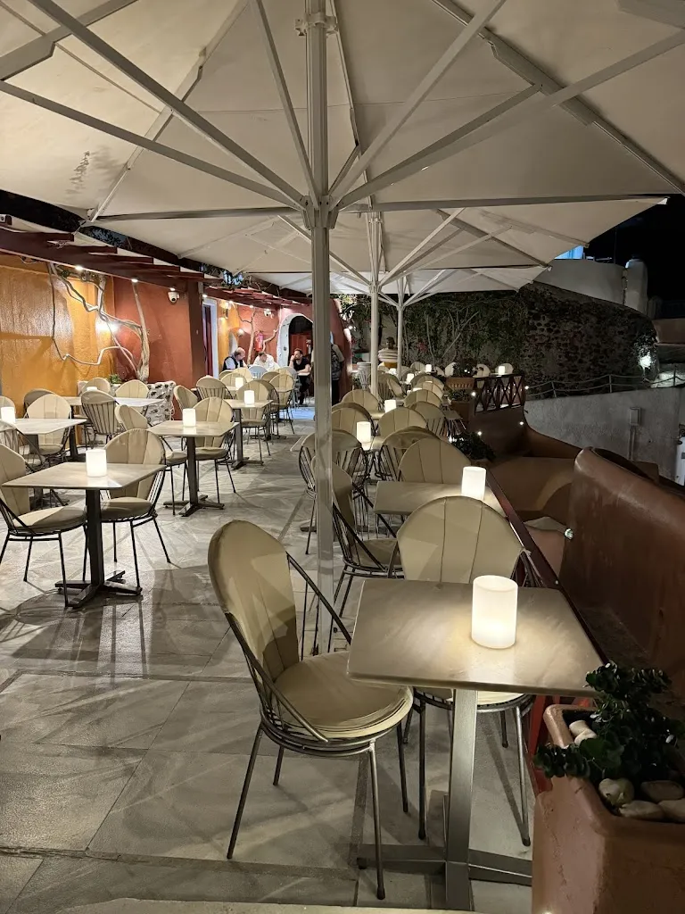 Kastro Restaurant Oia_Oia_slider_image_3