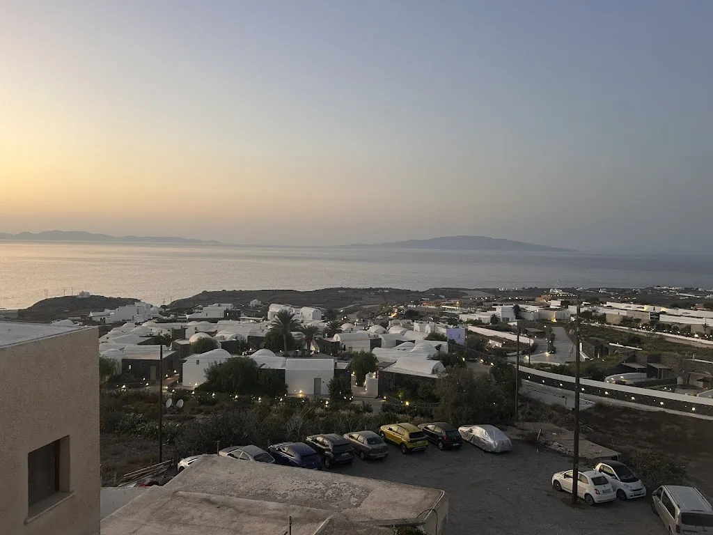 Salon Aura_Tephra Rooftop_Oia_review